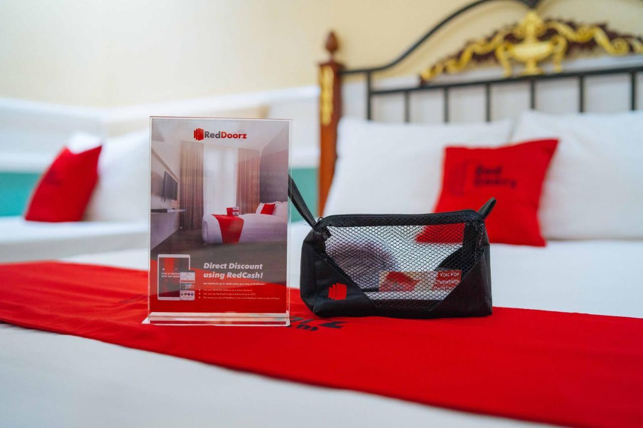 Reddoorz @ Fields Avenue Angeles City Dış mekan fotoğraf